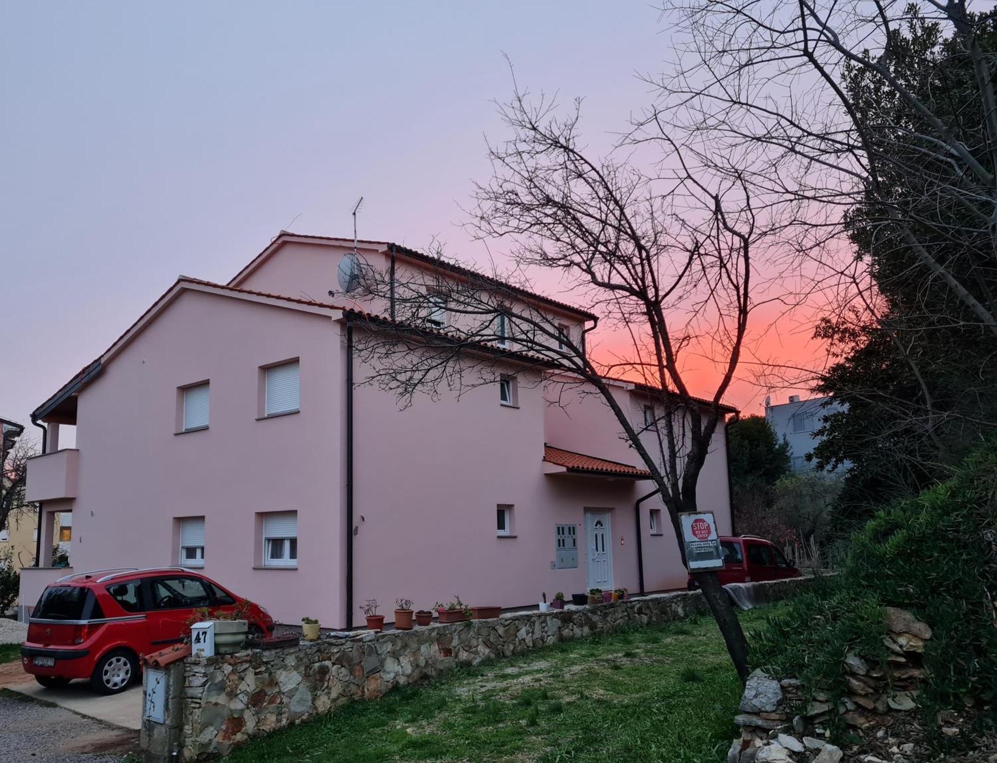Apartment Nora Near The Beach Pula Exterior foto